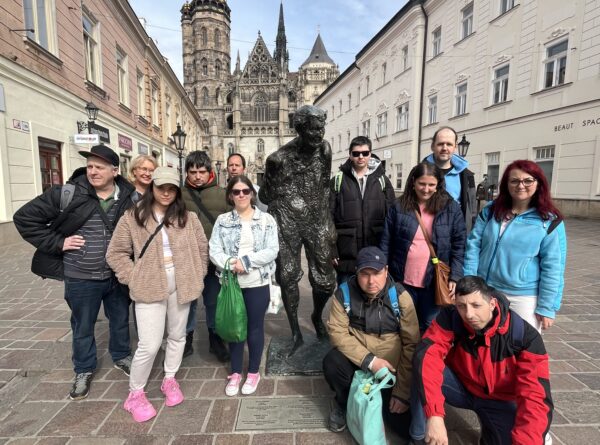 Keď sa tvorí, pomáha aj objavuje